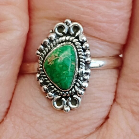 Green Emerald Valley Sterling Silver Ring Size 8.5 Southwest - Picture 3 of 8